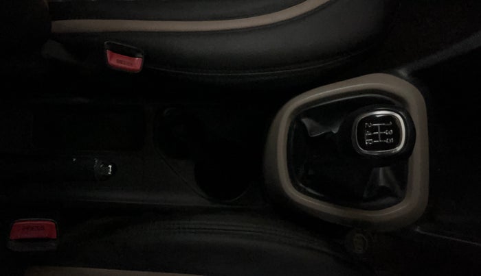 2017 Hyundai Grand i10 SPORTZ (O) 1.2 KAPPA VTVT, Petrol, Manual, 79,959 km, Gear Lever