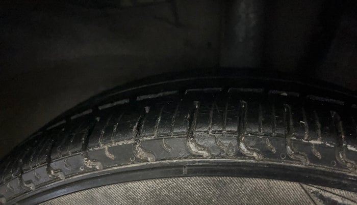 2017 Hyundai Grand i10 SPORTZ (O) 1.2 KAPPA VTVT, Petrol, Manual, 79,959 km, Left Rear Tyre Tread