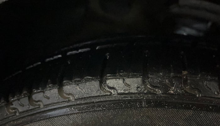 2017 Hyundai Grand i10 SPORTZ (O) 1.2 KAPPA VTVT, Petrol, Manual, 79,959 km, Left Front Tyre Tread