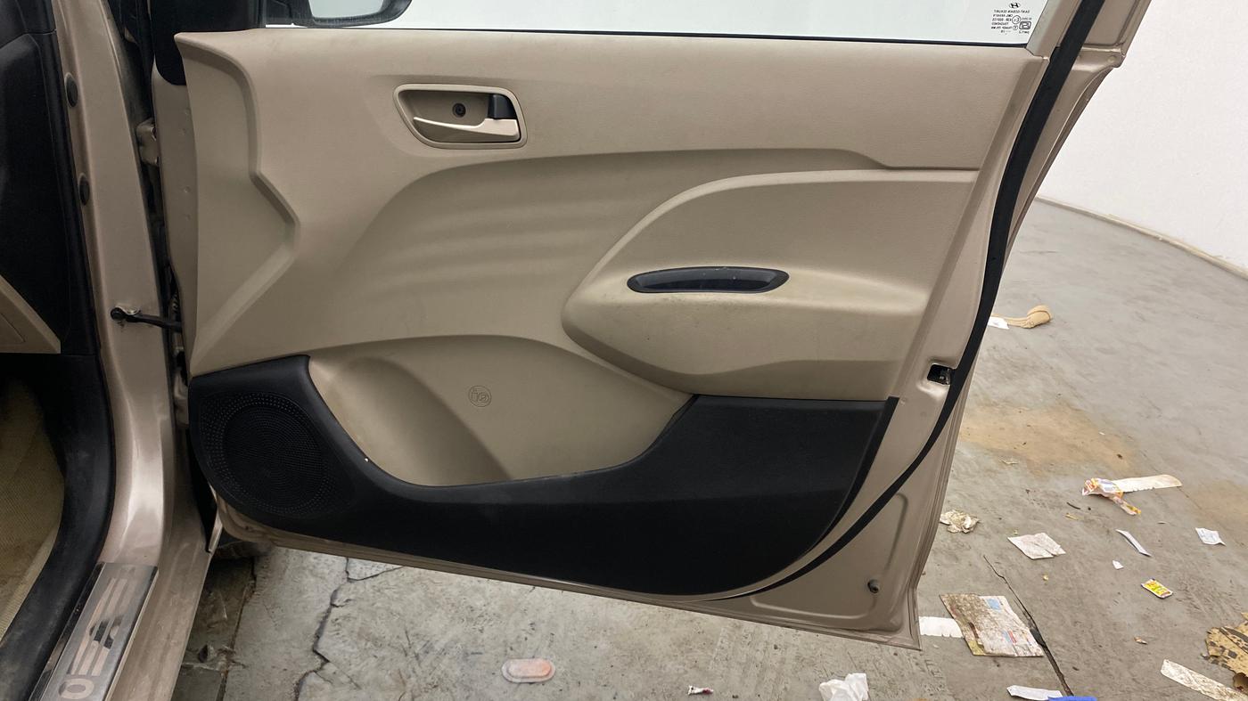 2021 Hyundai NEW SANTRO ASTA AMT, Petrol, Automatic, 94,810 km, Driver Side Door Panels Control
