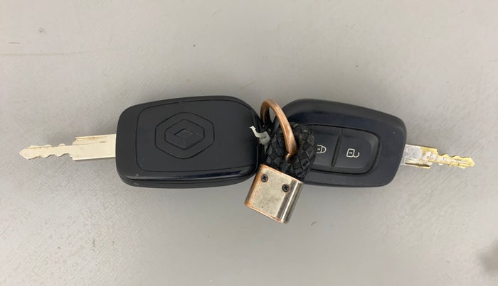 2021 Renault Kwid RXT 1.0 (O), Petrol, Manual, 48,221 km, Key Close Up