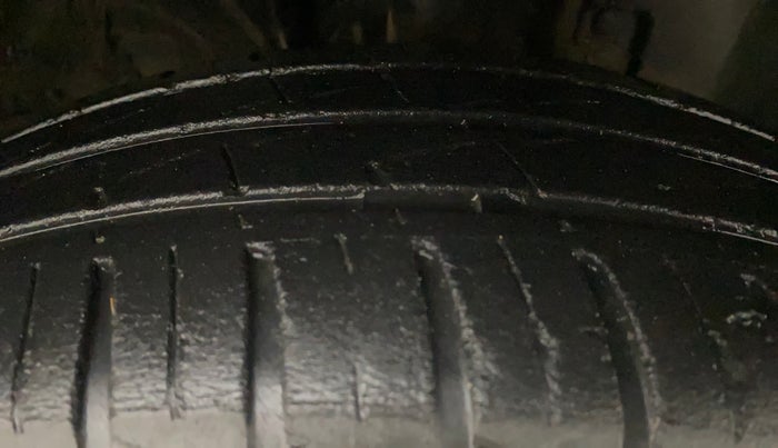 2021 Renault Kwid RXT 1.0 (O), Petrol, Manual, 48,221 km, Right Front Tyre Tread