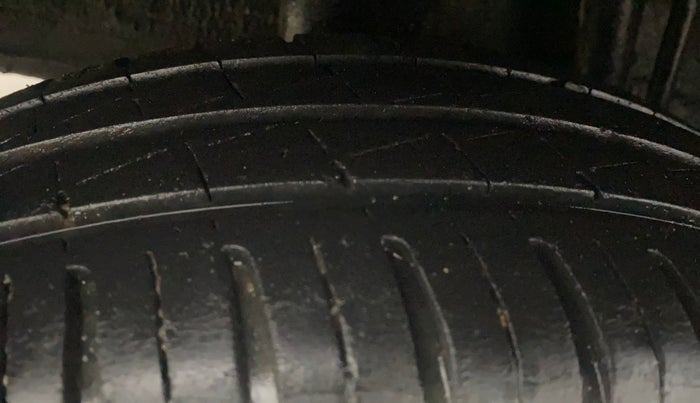 2021 Renault Kwid RXT 1.0 (O), Petrol, Manual, 48,221 km, Right Rear Tyre Tread