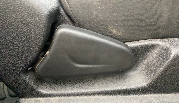 2021 Renault Kwid RXT 1.0 (O), Petrol, Manual, 48,221 km, Driver Side Adjustment Panel