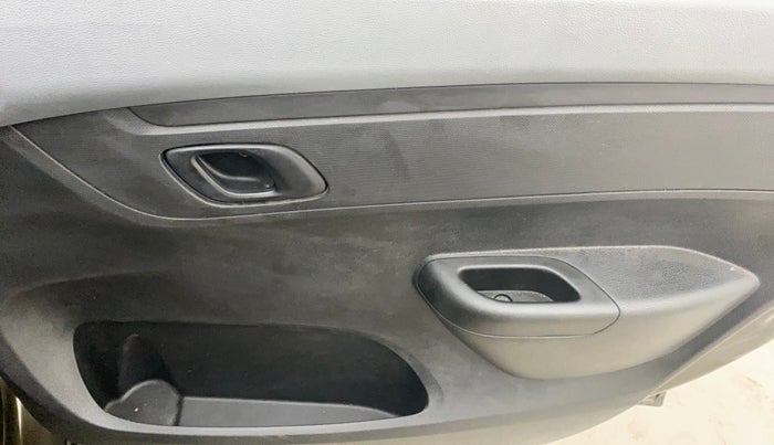 2021 Renault Kwid RXT 1.0 (O), Petrol, Manual, 48,221 km, Driver Side Door Panels Control