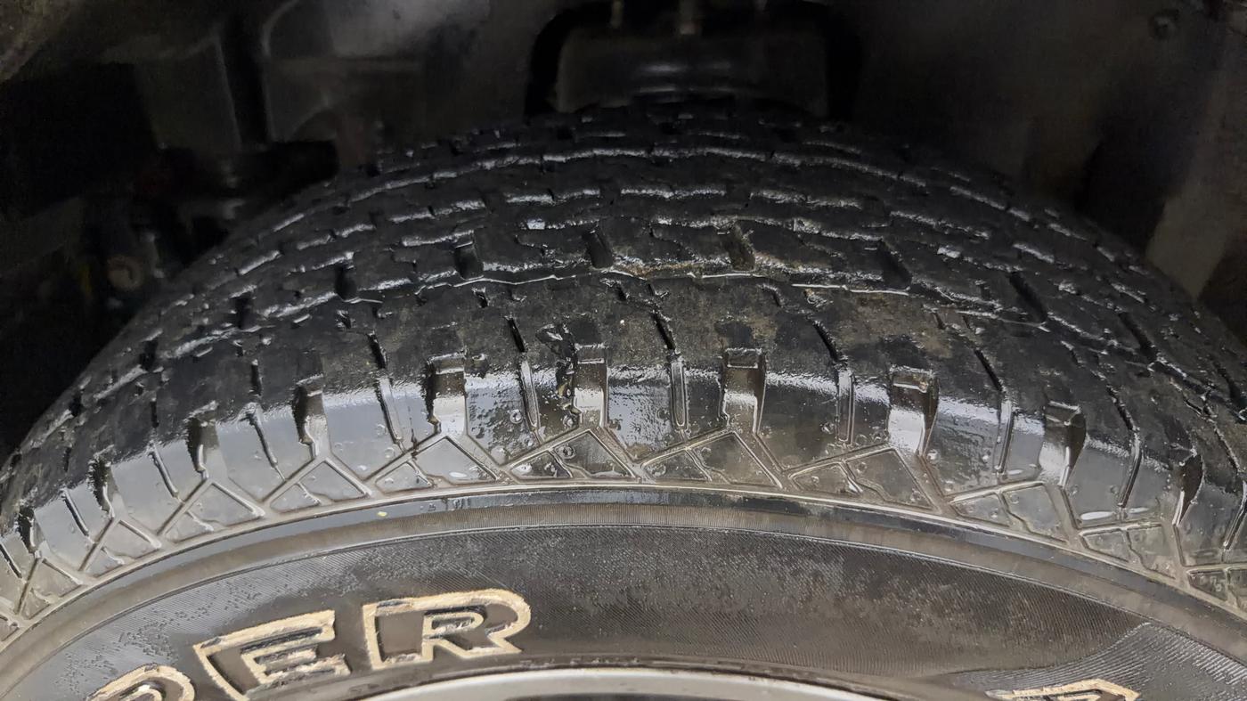 2021 Mahindra Thar LX PETROL HT 4WD AT, Petrol, Automatic, 29,223 km, Left Front Tyre Tread