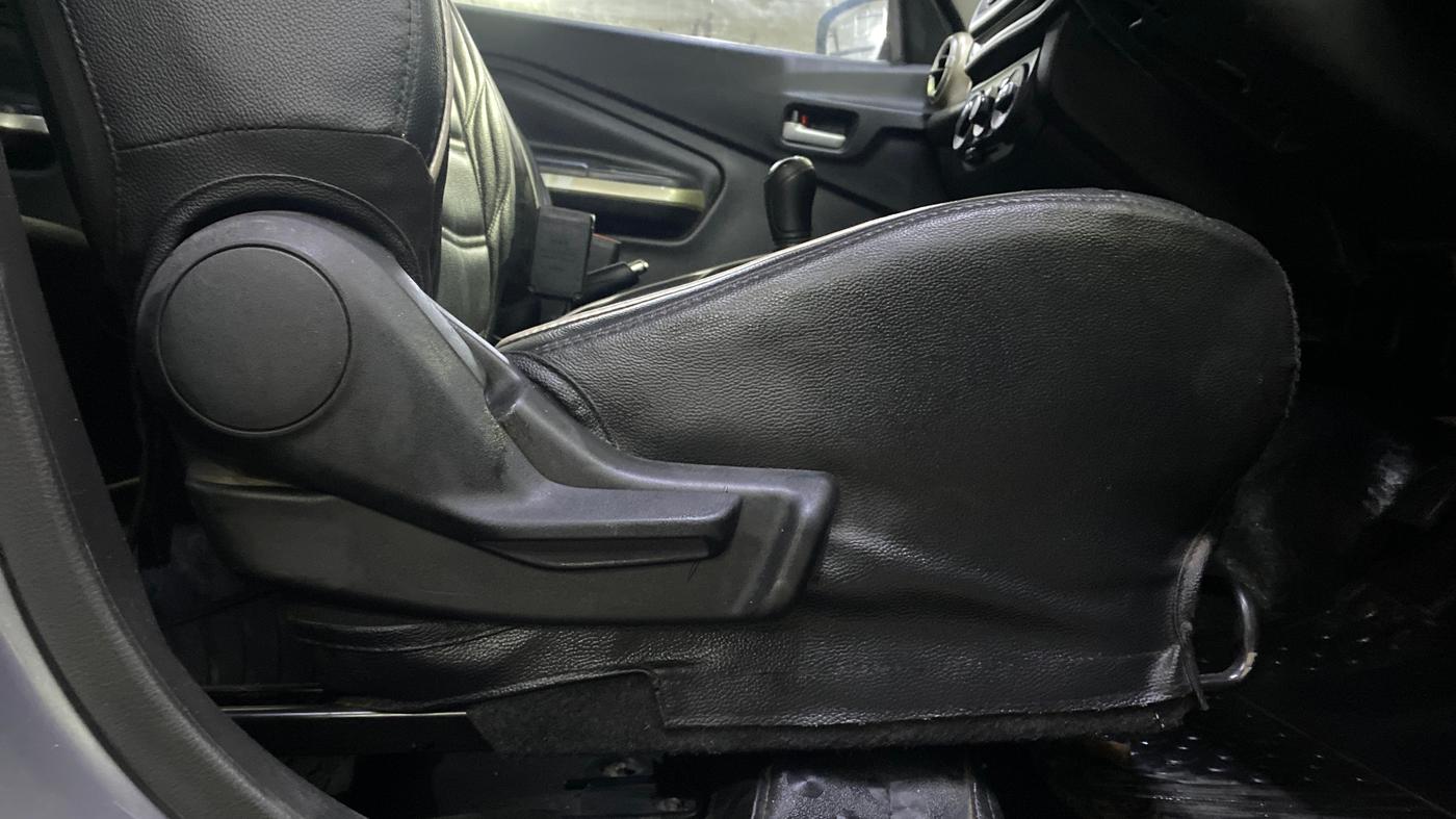 2024 Maruti Celerio ZXI, CNG, Manual, 39,783 km, Driver Side Adjustment Panel