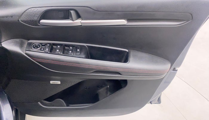 2021 KIA SONET GTX + 1.0 IMT, Petrol, Manual, 7,036 km, Driver Side Door Panels Control