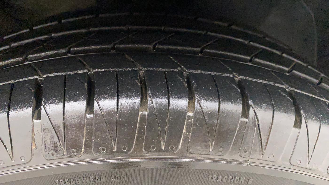2021 KIA SONET GTX + 1.0 IMT, Petrol, Manual, 7,036 km, Right Front Tyre Tread