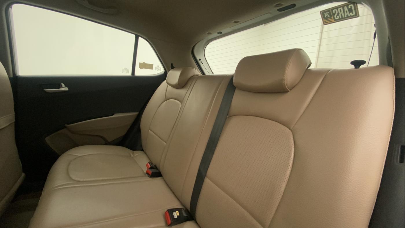 2015 Hyundai Grand i10 ASTA AT 1.2 KAPPA VTVT, Petrol, Automatic, 62,163 km, Right Side Rear Door Cabin