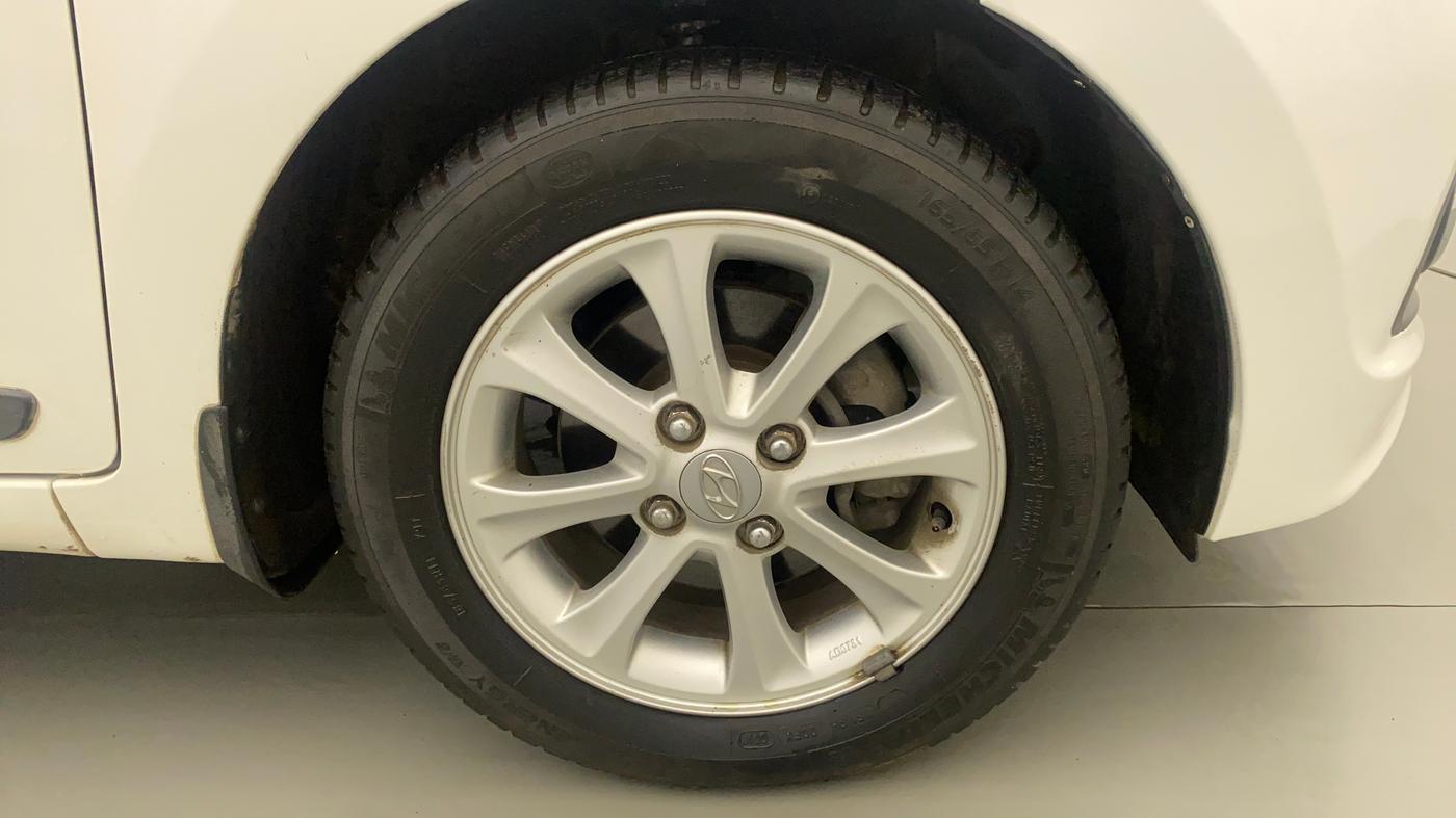 2015 Hyundai Grand i10 ASTA AT 1.2 KAPPA VTVT, Petrol, Automatic, 62,163 km, Right Front Wheel