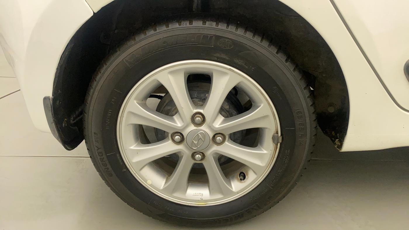 2015 Hyundai Grand i10 ASTA AT 1.2 KAPPA VTVT, Petrol, Automatic, 62,163 km, Right Rear Wheel