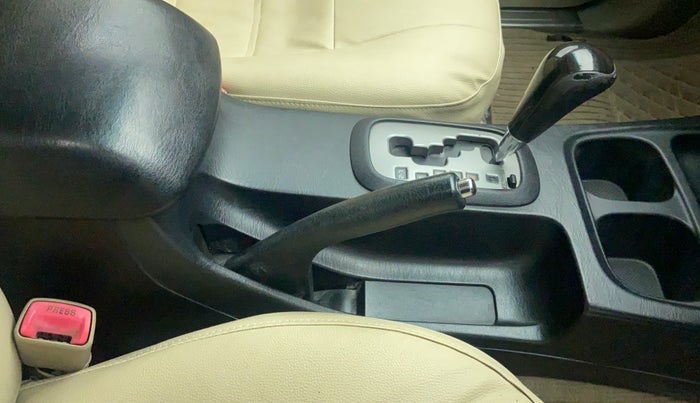 2014 Toyota Fortuner 3.0 AT 4X2, Diesel, Automatic, 1,24,341 km, Gear Lever