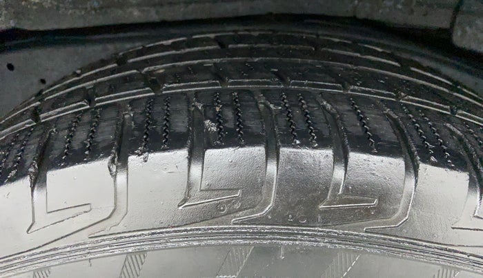 2014 Toyota Fortuner 3.0 AT 4X2, Diesel, Automatic, 1,24,341 km, Left Rear Tyre Tread