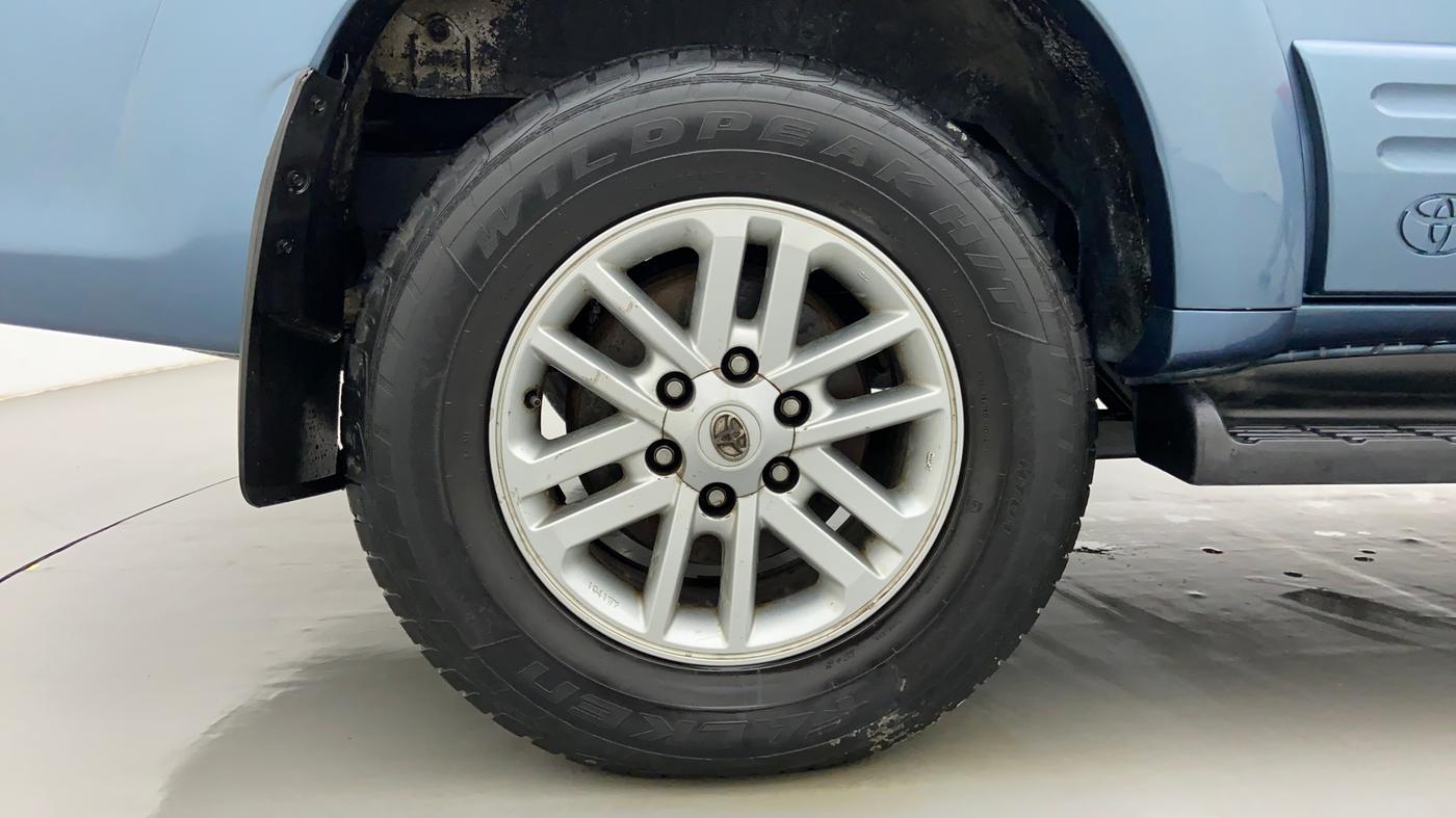 2014 Toyota Fortuner 3.0 AT 4X2, Diesel, Automatic, 1,24,341 km, Right Rear Wheel