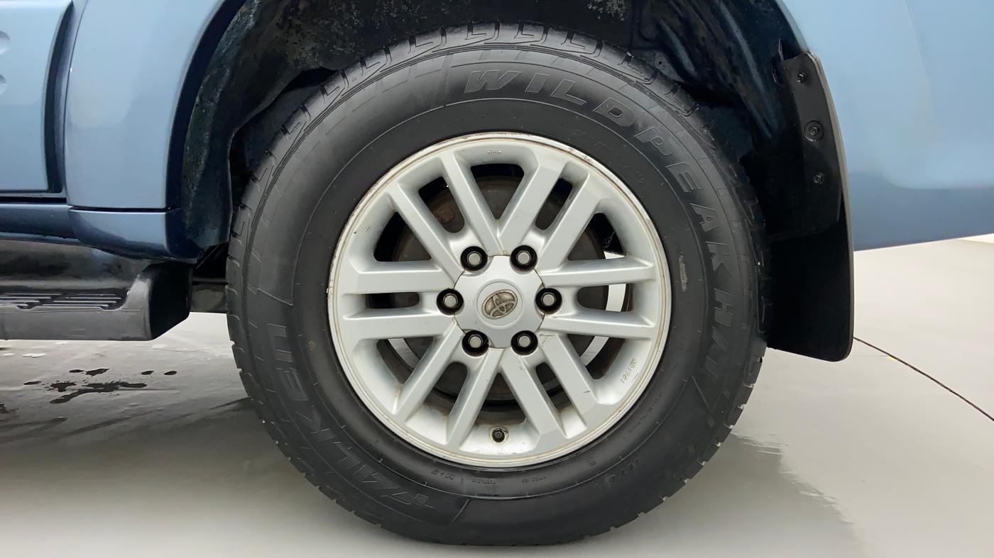 2014 Toyota Fortuner 3.0 AT 4X2, Diesel, Automatic, 1,24,341 km, Left Rear Wheel