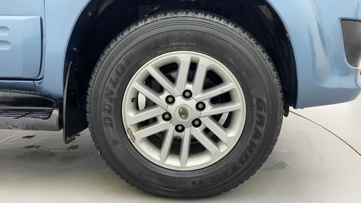 2014 Toyota Fortuner 3.0 AT 4X2, Diesel, Automatic, 1,24,341 km, Right Front Wheel