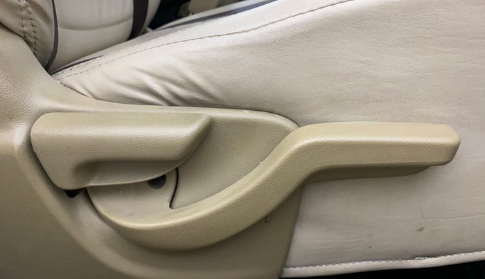 2013 Honda Amaze 1.2L I-VTEC S, Petrol, Manual, 53,478 km, Driver Side Adjustment Panel