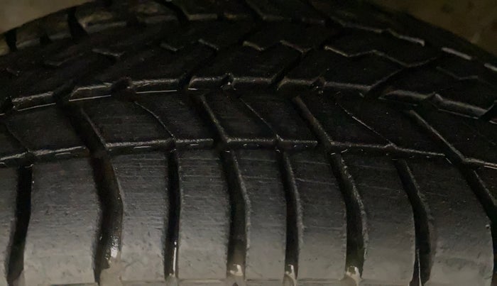 2013 Honda Amaze 1.2L I-VTEC S, Petrol, Manual, 53,478 km, Left Front Tyre Tread