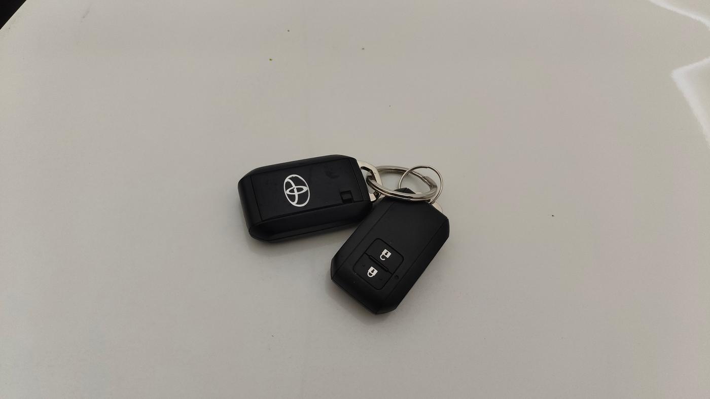 2023 Toyota URBAN CRUISER HYRYDER G NEO DRIVE, Petrol, Manual, 66,856 km, Key Close Up