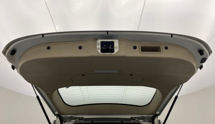 2017 Mahindra XUV500 W8 FWD, Diesel, Manual, 51,735 km, Boot Door Open