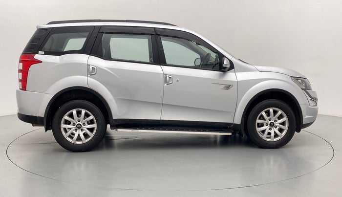 2017 Mahindra XUV500 W8 FWD, Diesel, Manual, 51,735 km, Right Side View