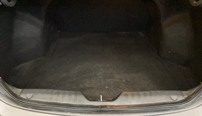 2017 Maruti Ciaz ZETA 1.4  MT PETROL, Petrol, Manual, 94,660 km, Boot Inside