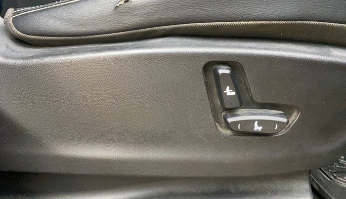 2020 MG HECTOR SHARP HYBRID 1.5 PETROL, Petrol, Manual, 73,546 km, Driver Side Adjustment Panel