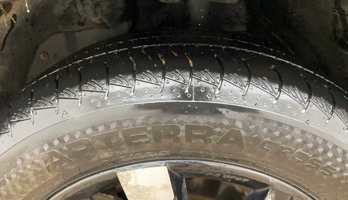 2020 MG HECTOR SHARP HYBRID 1.5 PETROL, Petrol, Manual, 73,546 km, Left Front Tyre Tread