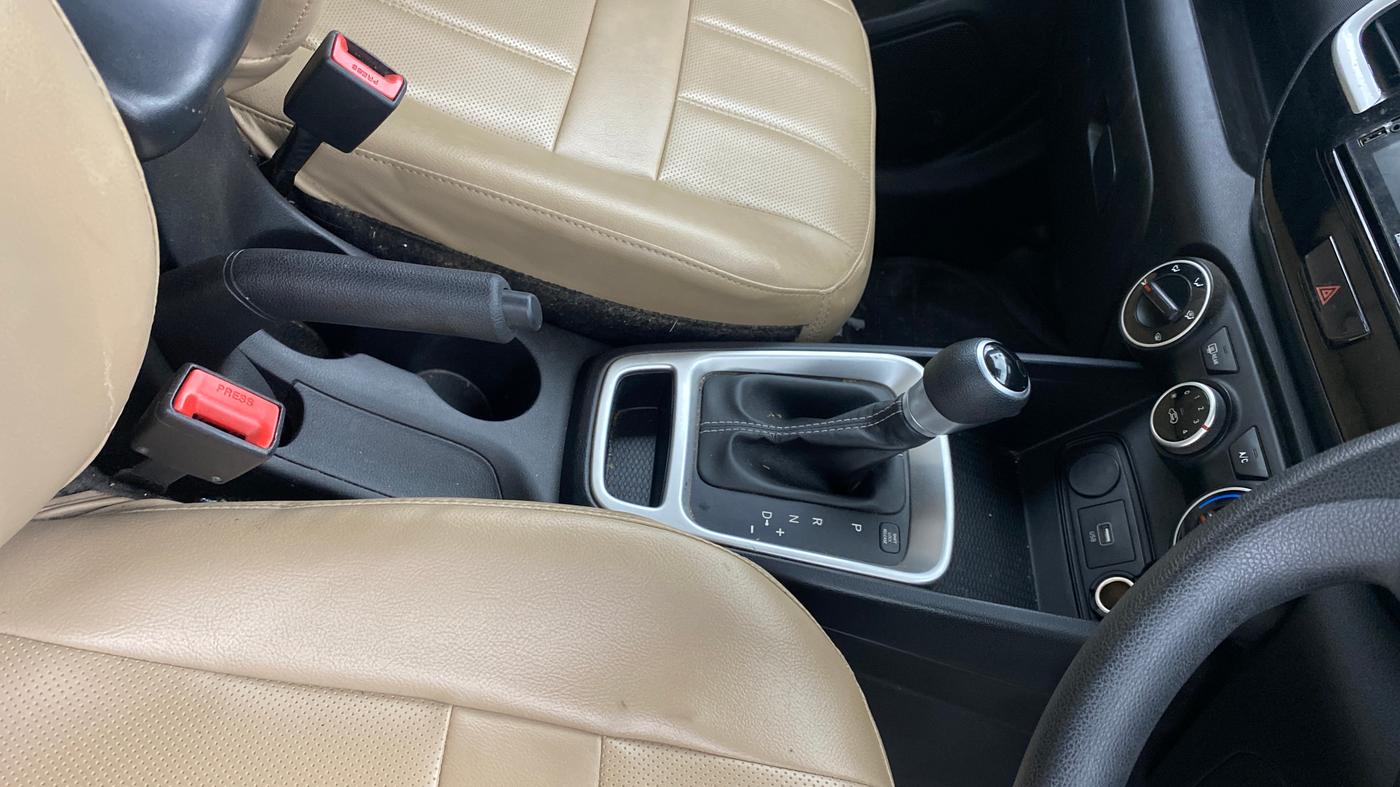 2019 Hyundai VENUE S 1.0 TURBO DCT, Petrol, Automatic, 33,517 km, Gear Lever