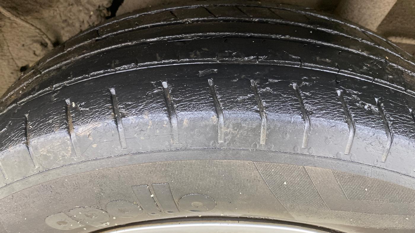 2019 Hyundai VENUE S 1.0 TURBO DCT, Petrol, Automatic, 33,517 km, Left Rear Tyre Tread