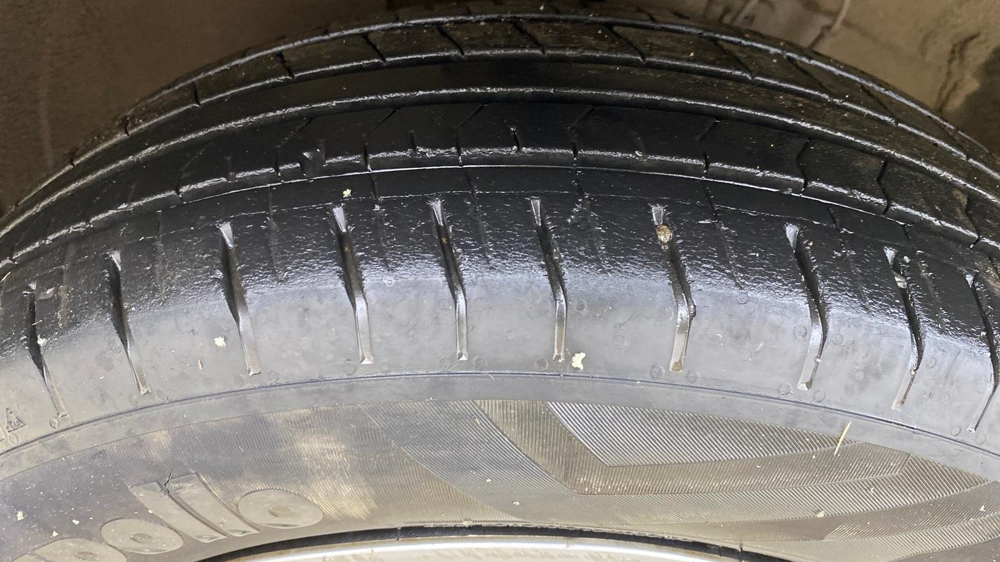 2019 Hyundai VENUE S 1.0 TURBO DCT, Petrol, Automatic, 33,517 km, Left Front Tyre Tread