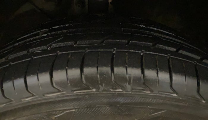 2019 Maruti Ertiga VXI SHVS, Petrol, Manual, 81,103 km, Left Front Tyre Tread