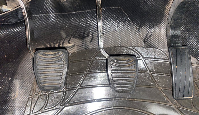 2018 Mahindra KUV 100 NXT K2+ P 6 STR, Petrol, Manual, 45,423 km, Pedals