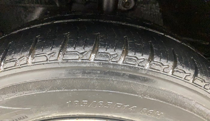 2018 Mahindra KUV 100 NXT K2+ P 6 STR, Petrol, Manual, 45,423 km, Left Front Tyre Tread