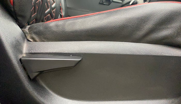 2018 Mahindra KUV 100 NXT K2+ P 6 STR, Petrol, Manual, 45,423 km, Driver Side Adjustment Panel