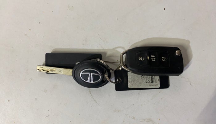2019 Tata Tiago XZ PLUS PETROL, Petrol, Manual, 58,731 km, Key Close Up
