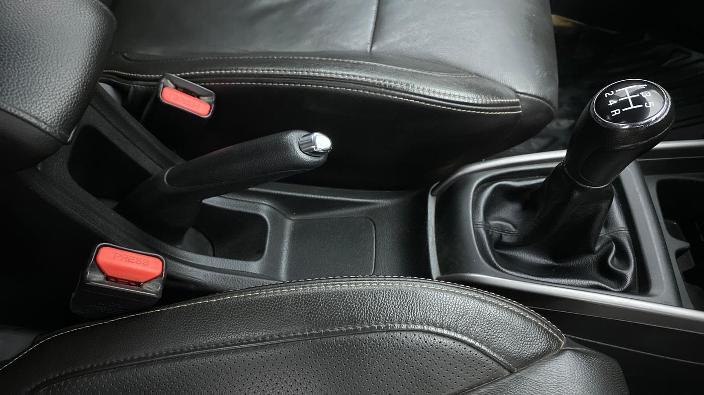 2019 Maruti XL6 ALPHA SHVS  MT, Petrol, Manual, 70,677 km, Gear Lever