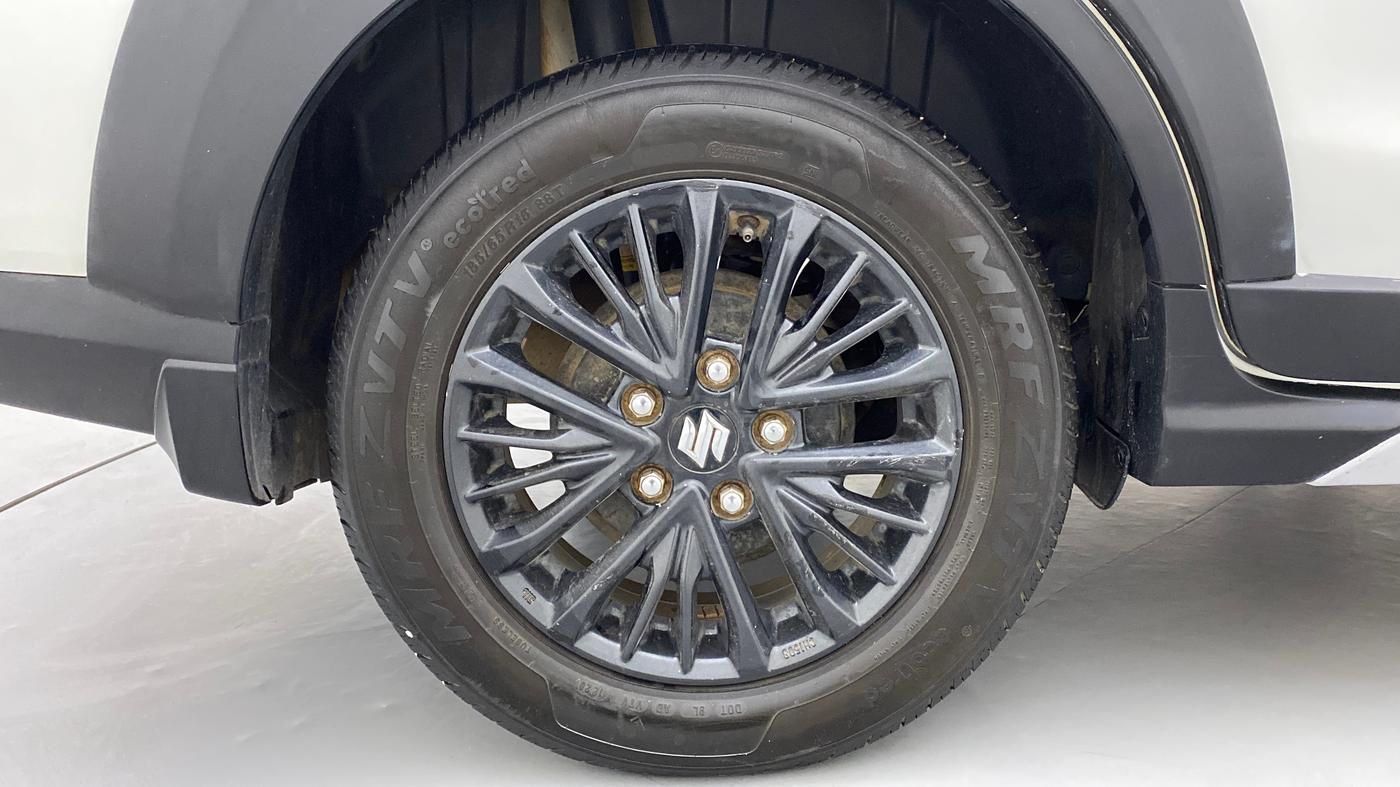 2019 Maruti XL6 ALPHA SHVS  MT, Petrol, Manual, 70,677 km, Right Rear Wheel