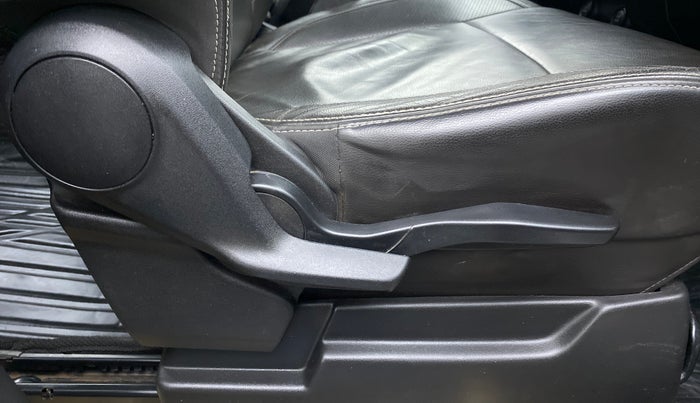 2019 Maruti XL6 ALPHA SHVS  MT, Petrol, Manual, 70,677 km, Driver Side Adjustment Panel