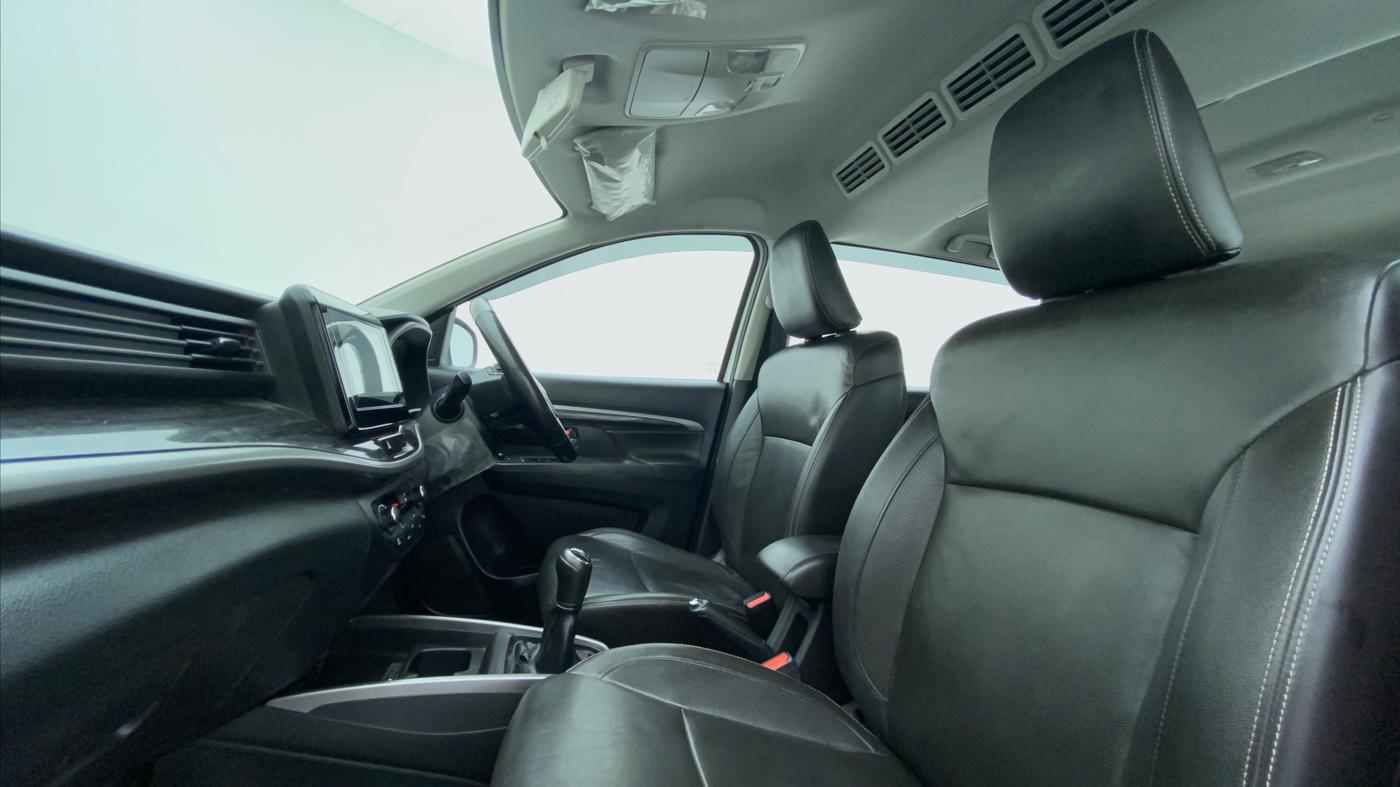 2019 Maruti XL6 ALPHA SHVS  MT, Petrol, Manual, 70,677 km, Right Side Front Door Cabin