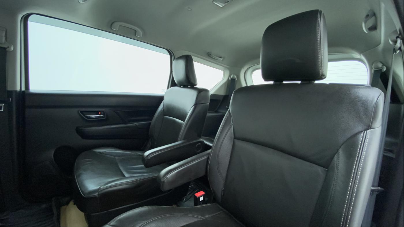2019 Maruti XL6 ALPHA SHVS  MT, Petrol, Manual, 70,677 km, Right Side Rear Door Cabin