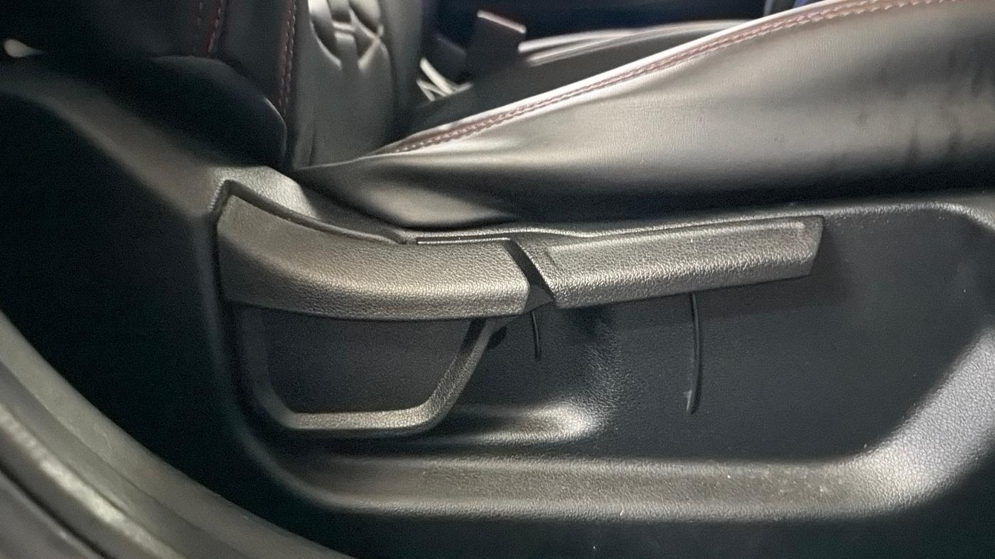 2023 Hyundai NEW I20 ASTA (O) 1.2 IVT, Petrol, Automatic, 56,123 km, Driver Side Adjustment Panel