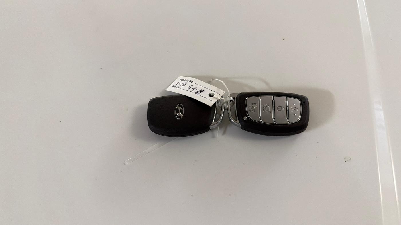 2023 Hyundai NEW I20 ASTA (O) 1.2 IVT, Petrol, Automatic, 56,123 km, Key Close Up