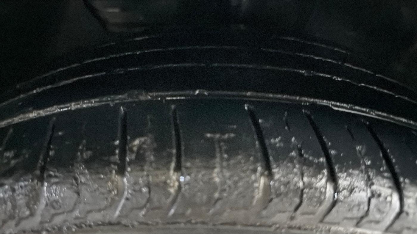 2023 Hyundai NEW I20 ASTA (O) 1.2 IVT, Petrol, Automatic, 56,123 km, Left Front Tyre Tread