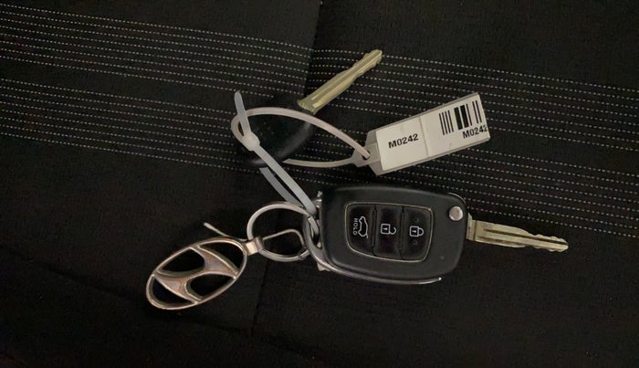 2019 Hyundai VENUE S 1.2, Petrol, Manual, 46,131 km, Key Close Up