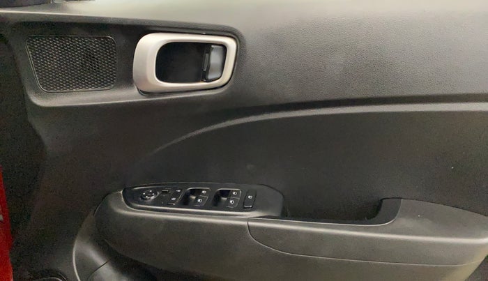 2019 Hyundai VENUE S 1.2, Petrol, Manual, 46,131 km, Driver Side Door Panels Control