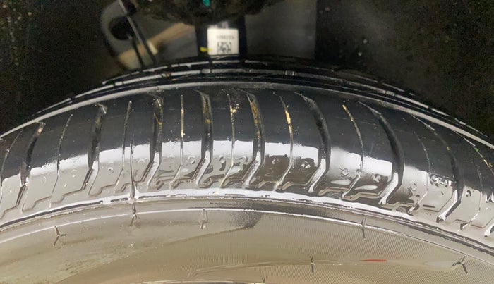 2025 Skoda SLAVIA Prestige 1.0L TSI AT, Petrol, Automatic, 2,570 km, Right Front Tyre Tread