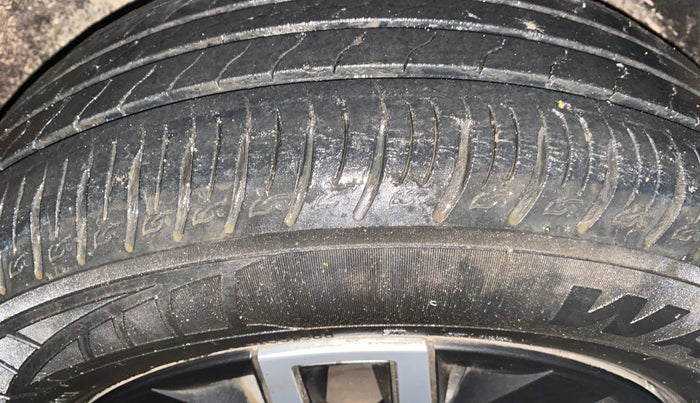 2022 Hyundai VENUE S (O) MT 1.5 CRDI, Diesel, Manual, 52,748 km, Right Front Tyre Tread