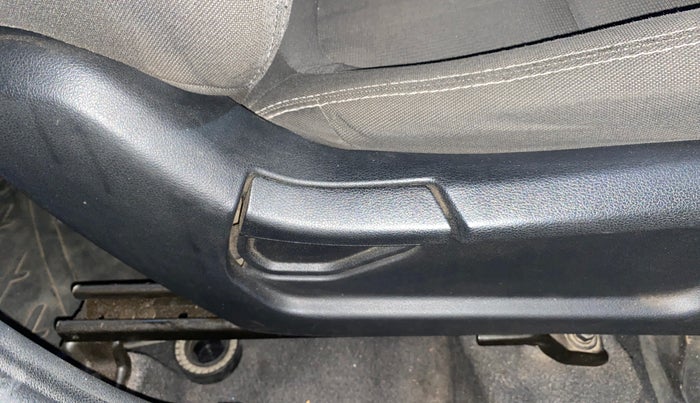 2022 Hyundai VENUE S (O) MT 1.5 CRDI, Diesel, Manual, 52,748 km, Driver Side Adjustment Panel